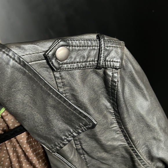 Thread & Supply leather jacket!🤎 - Picture 10 of 11